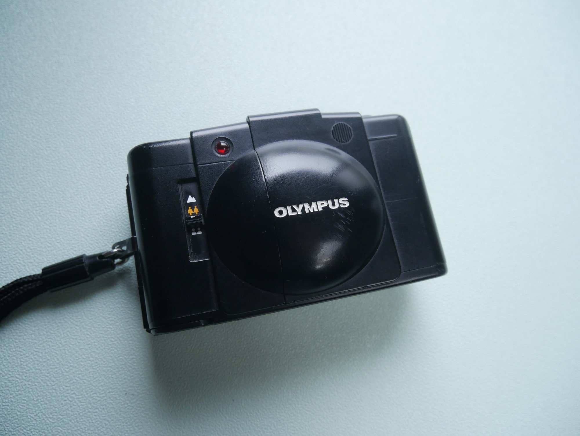 コンパクトで写りも最高なフィルムカメラ「OLYMPUS XA2」レビュー