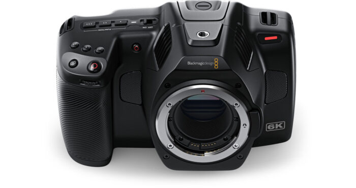 Blackmagic Design Pocket Cinema Camera K Pro (Canon EF) 18-35  mmレンズとアクセサリバンドル (5点) 通販